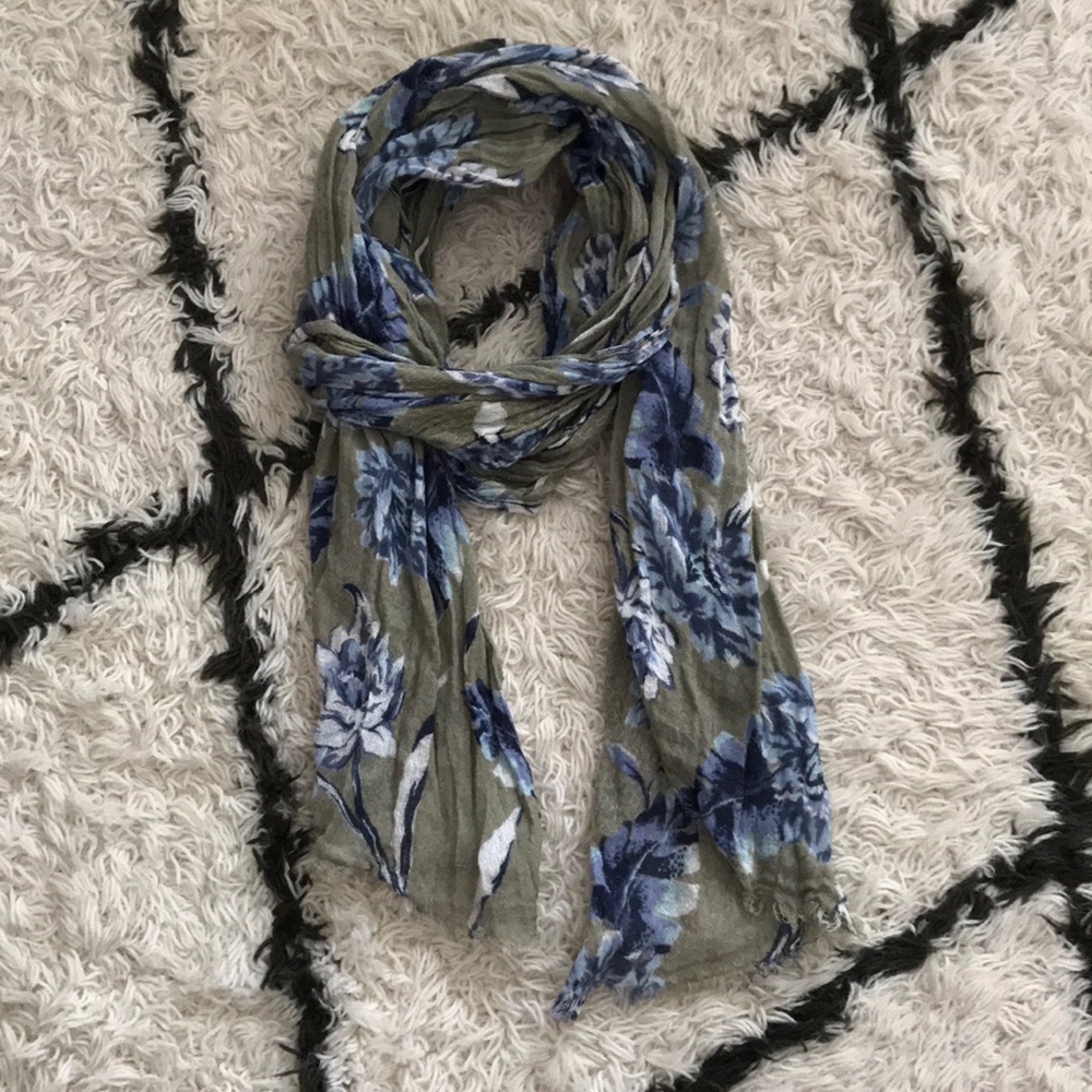 GAP Floral Scarf